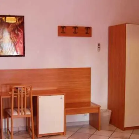 Claudia 3* Roma