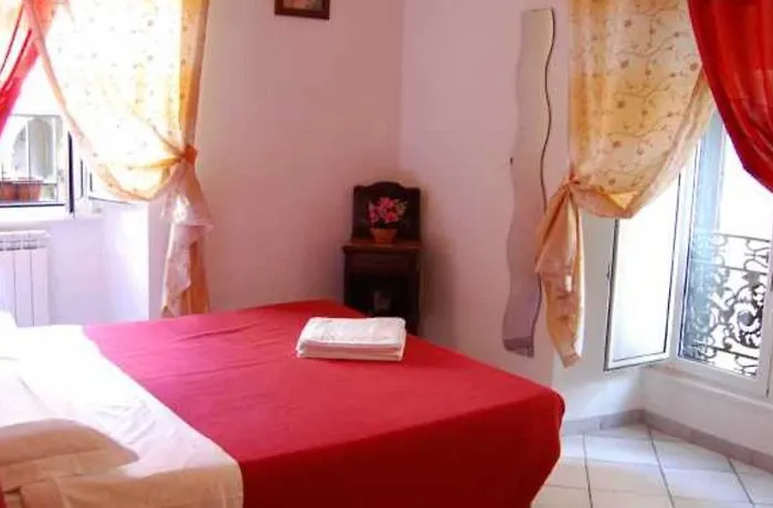 Couette-café Claudia 3*