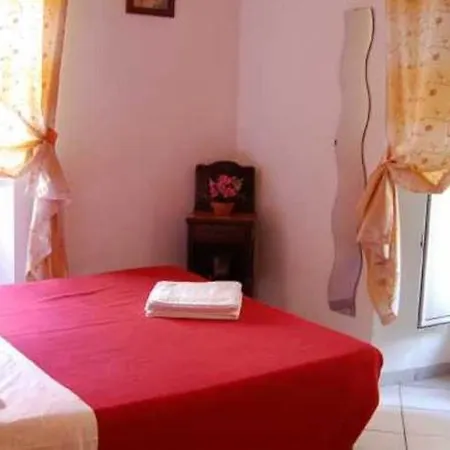 Alojamento de Acomodação e Pequeno-almoço Claudia 3*