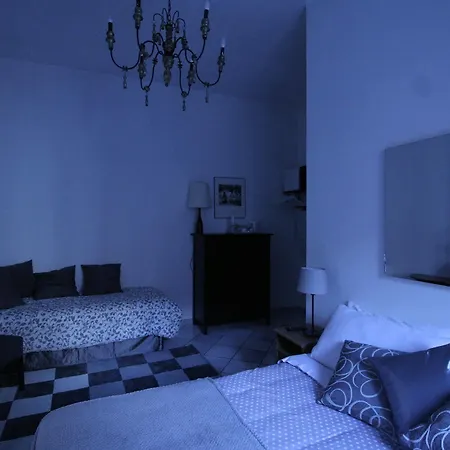 Alojamento de Acomodação e Pequeno-almoço Claudia 3*