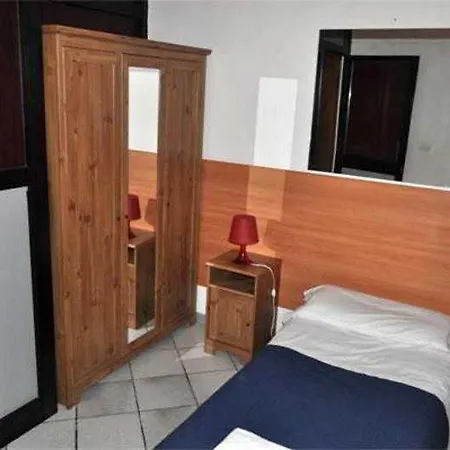 Alojamento de Acomodação e Pequeno-almoço Claudia 3*